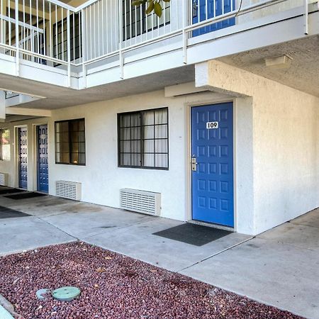 Motel 6-Redding, Ca - South Екстер'єр фото