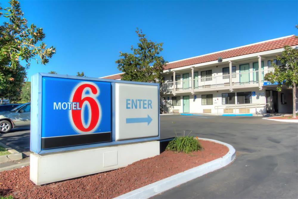 Motel 6-Redding, Ca - South Екстер'єр фото