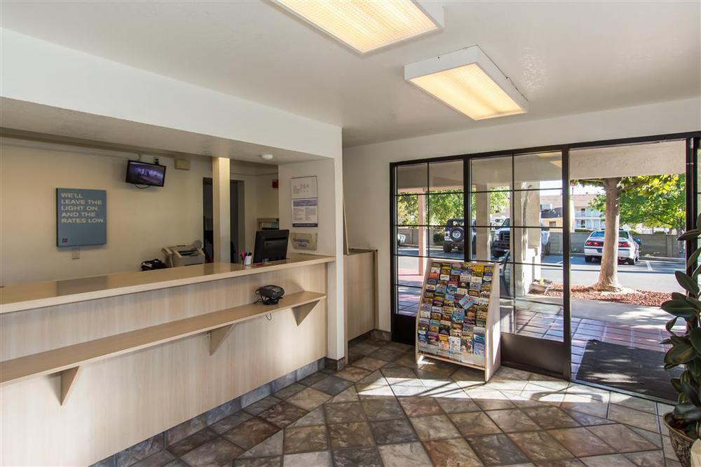 Motel 6-Redding, Ca - South Інтер'єр фото