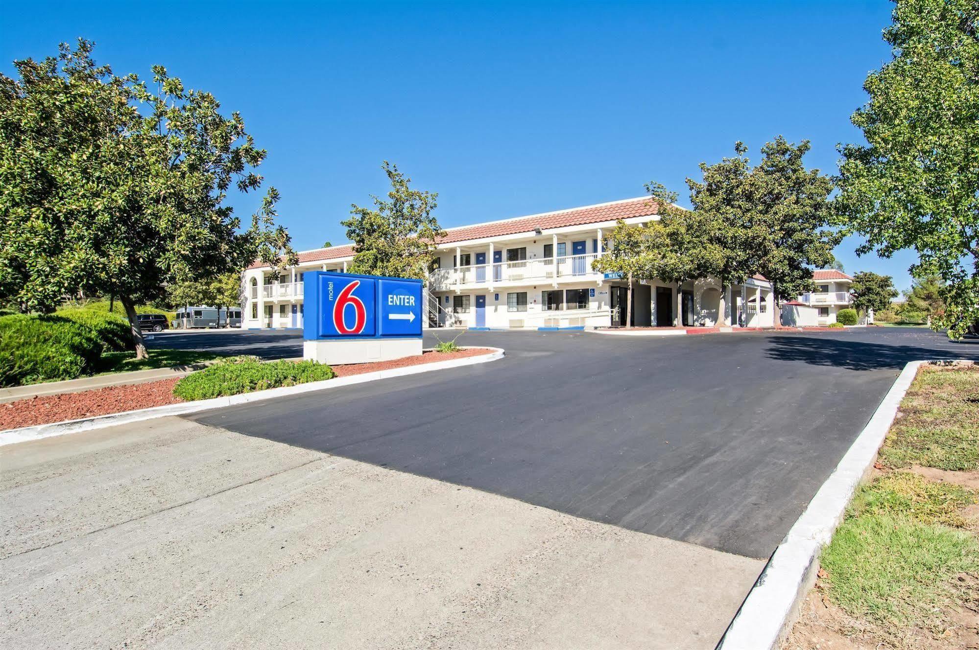 Motel 6-Redding, Ca - South Екстер'єр фото