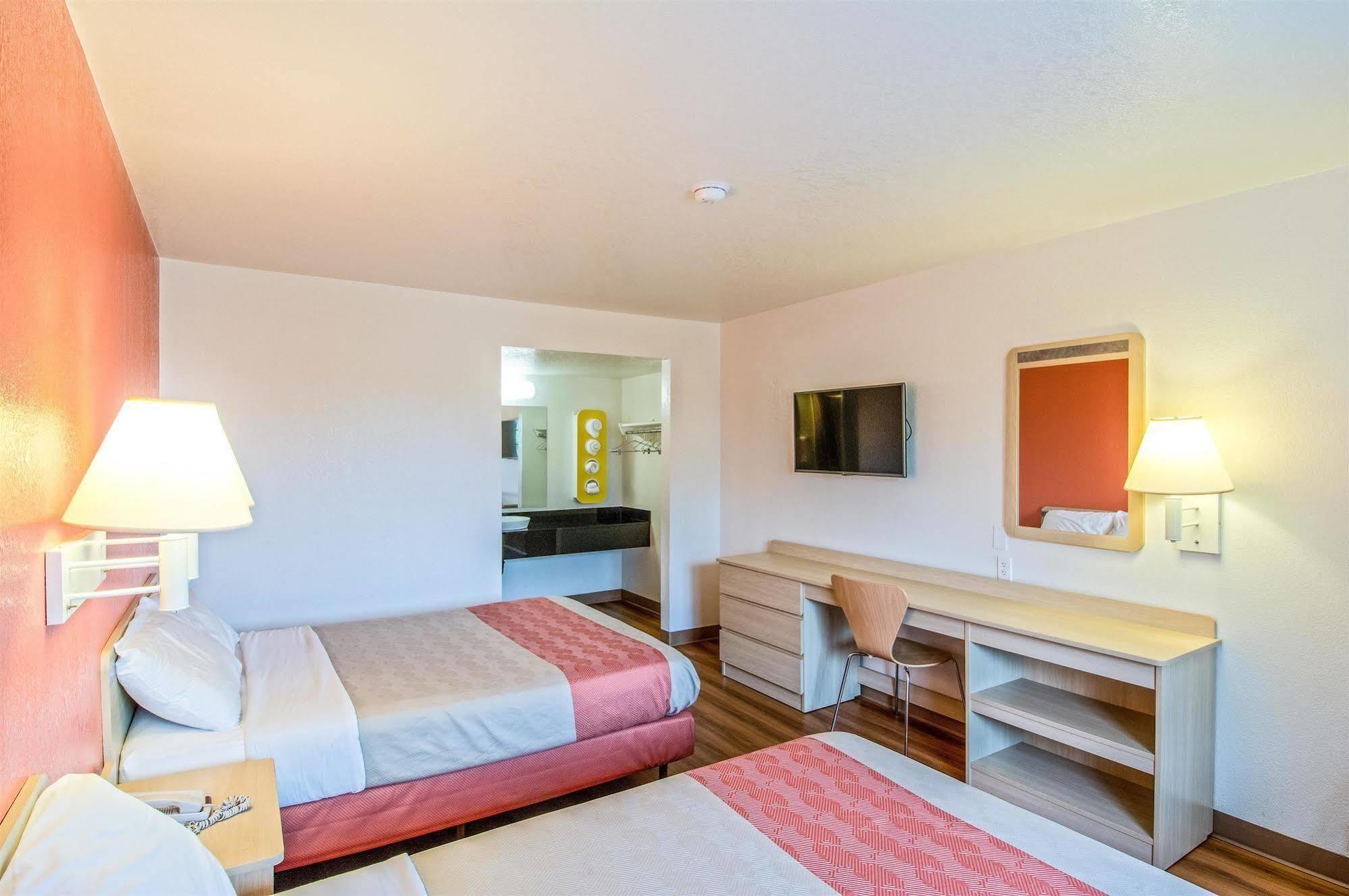 Motel 6-Redding, Ca - South Екстер'єр фото