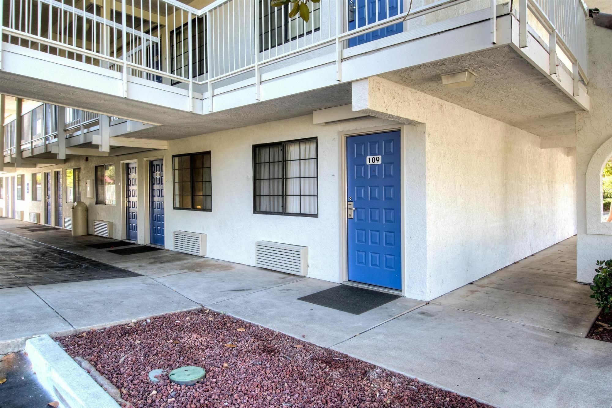 Motel 6-Redding, Ca - South Екстер'єр фото